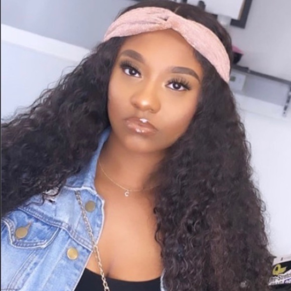 Meet your Posher, Quahonee